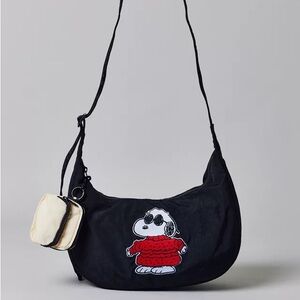 BAGGU Joe Warm Snoopy Medium Cresent